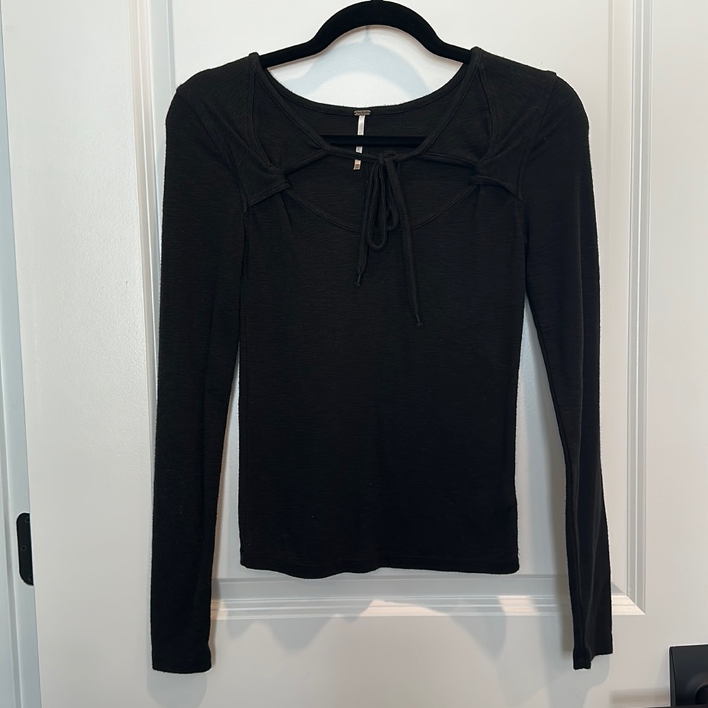 Free people long sleeve black key hole front XS